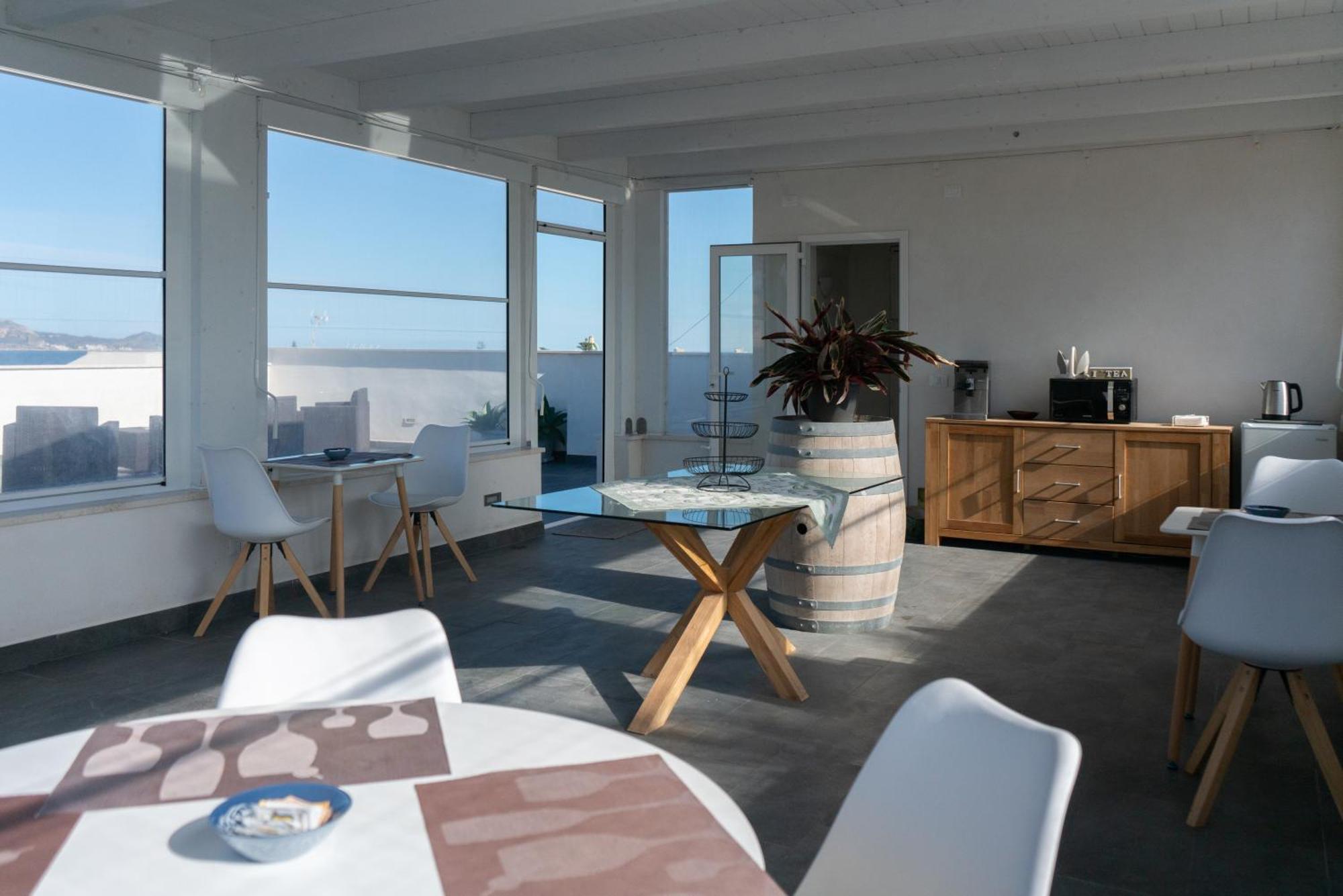 Ponente & Maestro Rooms Favignana Extérieur photo