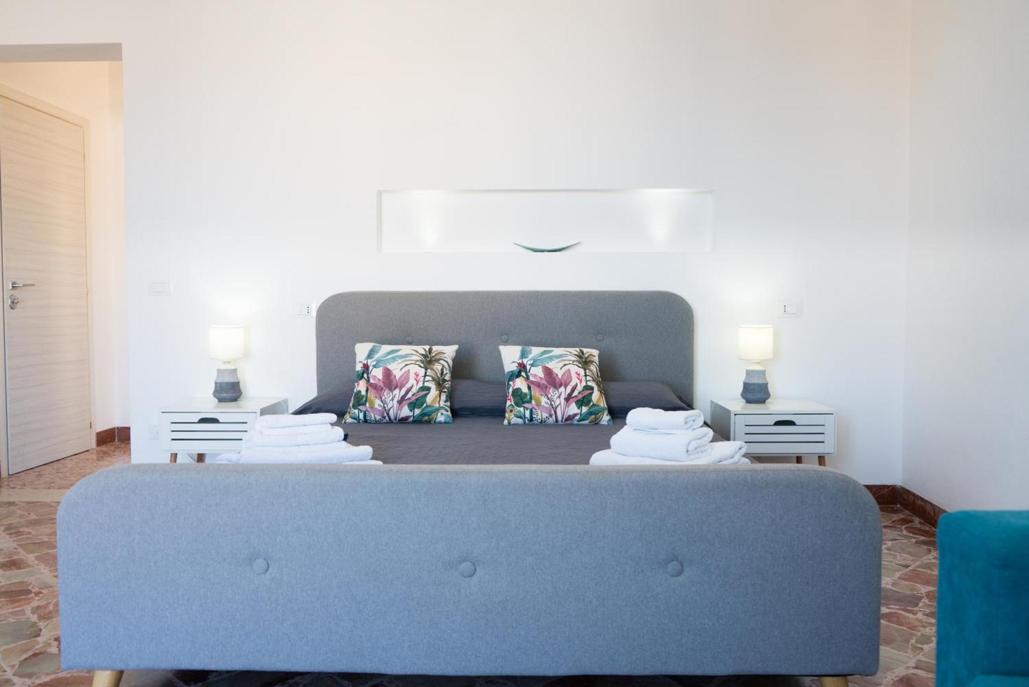 Ponente & Maestro Rooms Favignana Extérieur photo