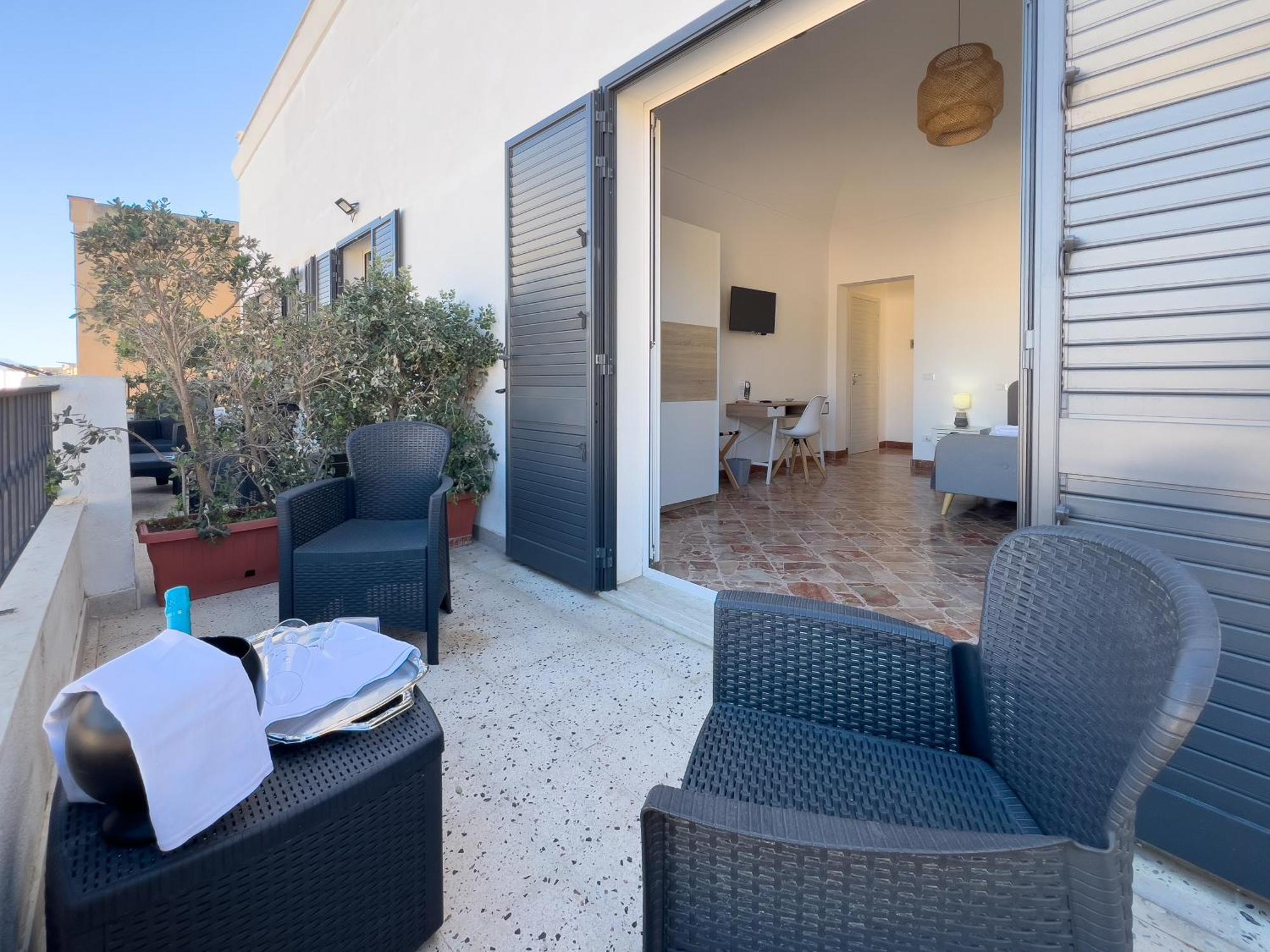 Ponente & Maestro Rooms Favignana Extérieur photo