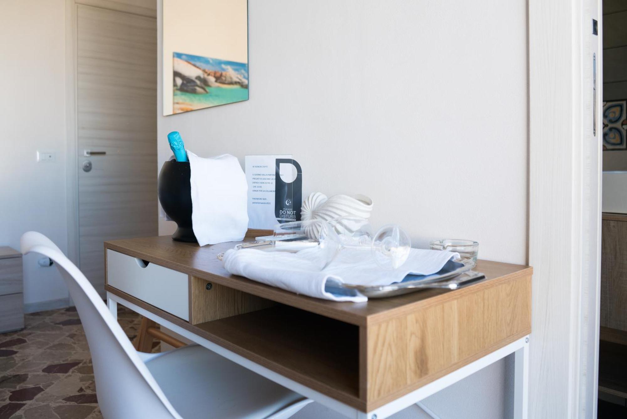 Ponente & Maestro Rooms Favignana Extérieur photo